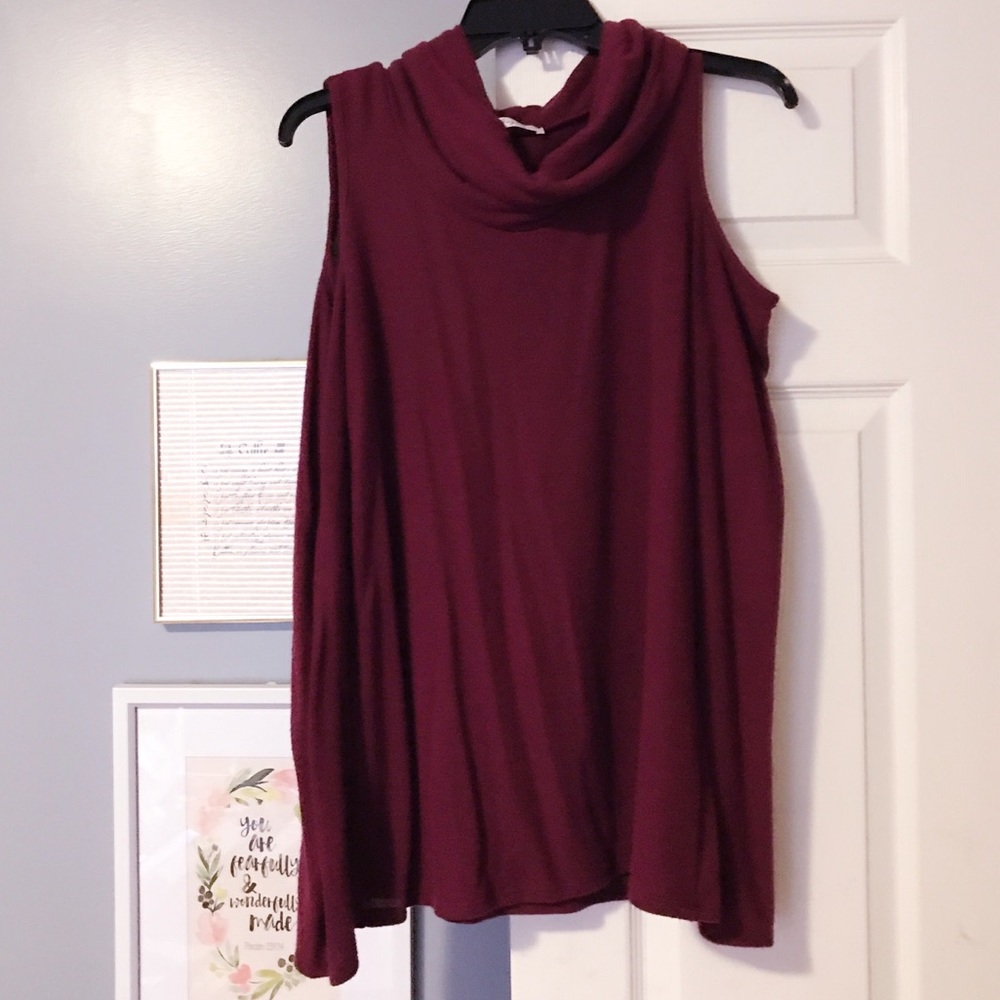 Cure top with shoulders cut out